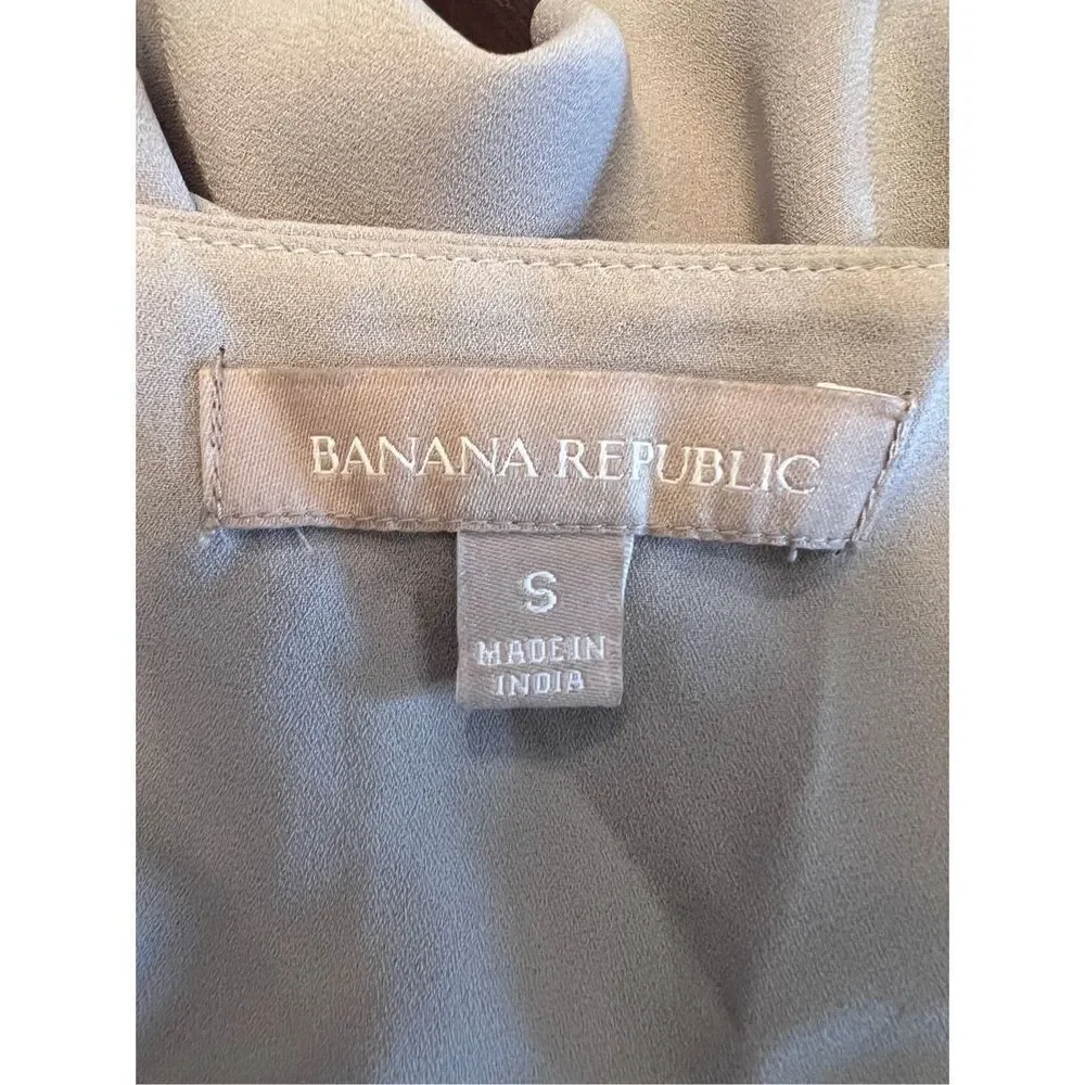 💜 3/30 6/50 Banana Republic Racerback Lightweight Tank  in Sidewalk Gray Size S